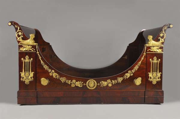 Lit dit "bateau", époque Empire