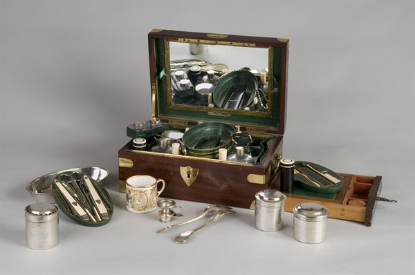 Coffret nécessaire de toilette d'officier