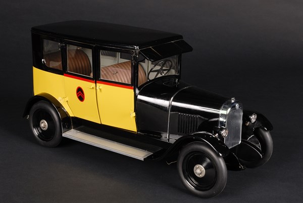Jouet : grand taxi B14 Citroën