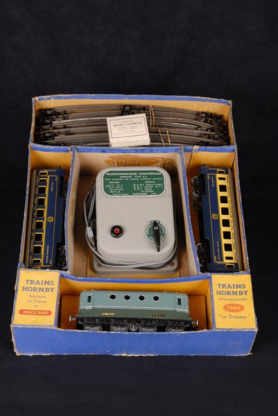 Jouet : coffret train T.B.B.V. "le drapeau"