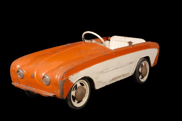 Jouet : voiture Renault Dauphine à pédales