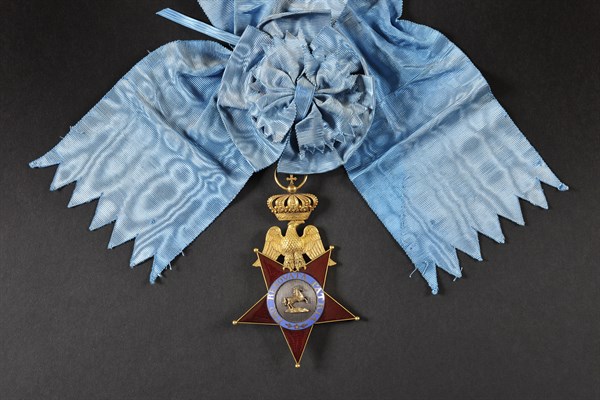 Insigne de dignitaire de l'Ordre Royal des Deux-Siciles (revers)