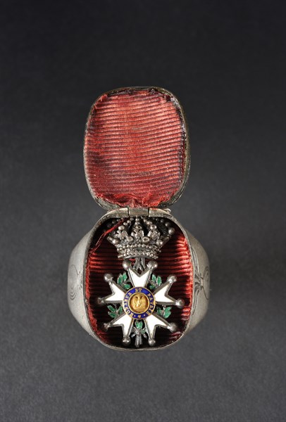 Silver ring, engraved "Etoile des Braves"