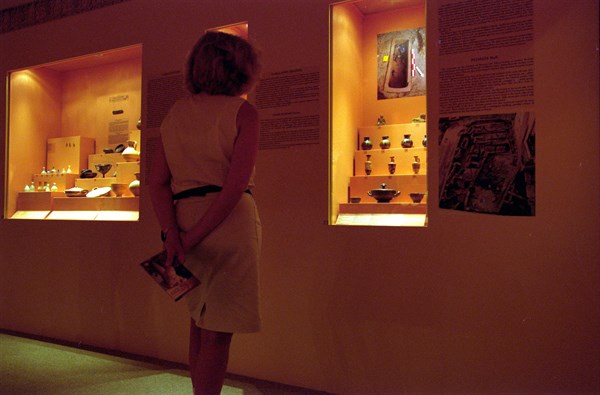 "LA CITE DERRIERE LA CITE"  EXPOSITION IN ATHENS