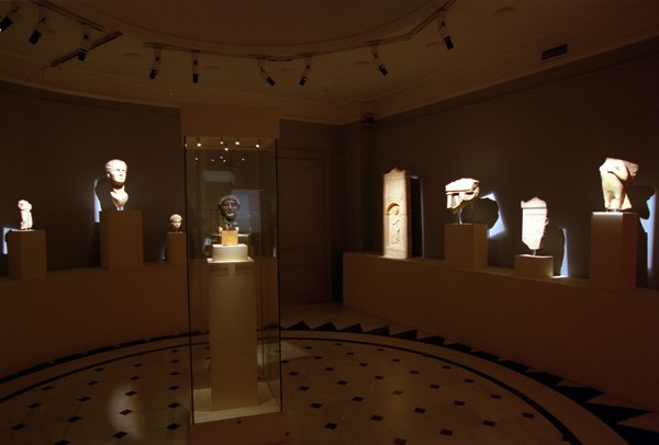 "LA CITE DERRIERE LA CITE" EXPOSITION IN ATHENS
