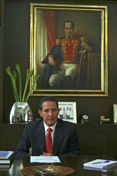 COLOMBIE-FERNANDO ARAUJO