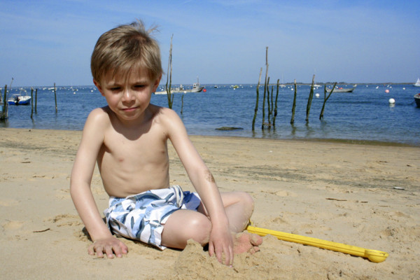 AMUSEMENT A LA PLAGE-FRANCE