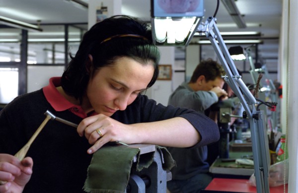 ITALIE. L'USINE D'ARMEMENT BERETTA A VAL TROMPIA, L'UNE DES PLUS CELEBRES DANS LA FABRICATION