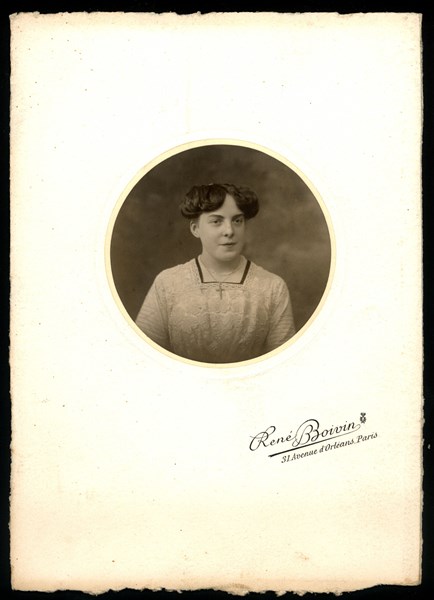 French society 1913