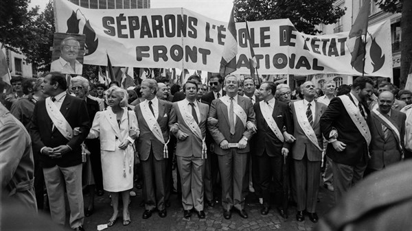 Manifestation du Front National en faveur de l'école libre, Paris, 1984