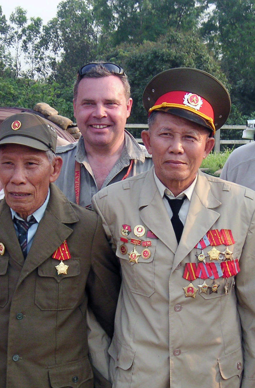 VIETNAM - 50EME ANNIVERSAIRE BATAILLE DE DIEN BIEN PHU