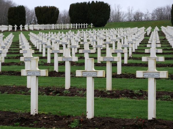 FRANCE-PREMIERE GUERRE MONDIALE-NECROPOLE