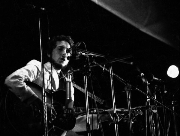 Bob Dylan sur la scène du festival de l'île de Wight