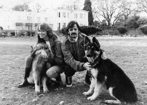 Après deux années dans l’étendue sauvage de pop, Ringo Starr a apporté  sa musique et sa femme