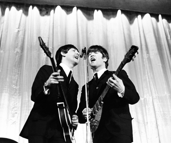 Les Beatles sur la scène de l'Olympia à Paris