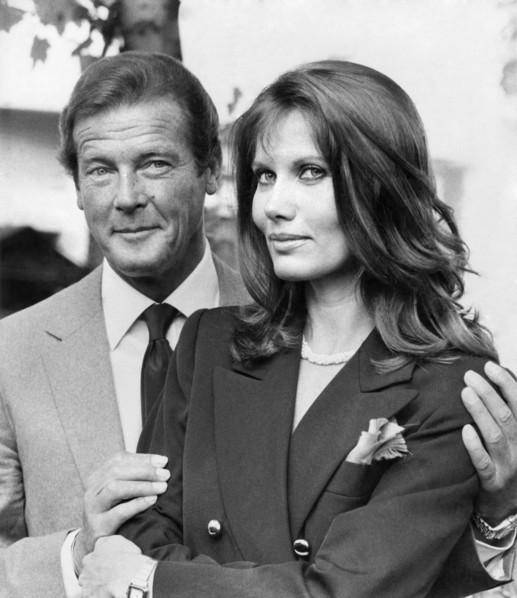 Roger Moore et Maud Adams