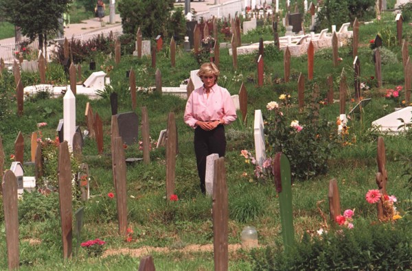 Princess Diana  Overseas Visits Bosnia