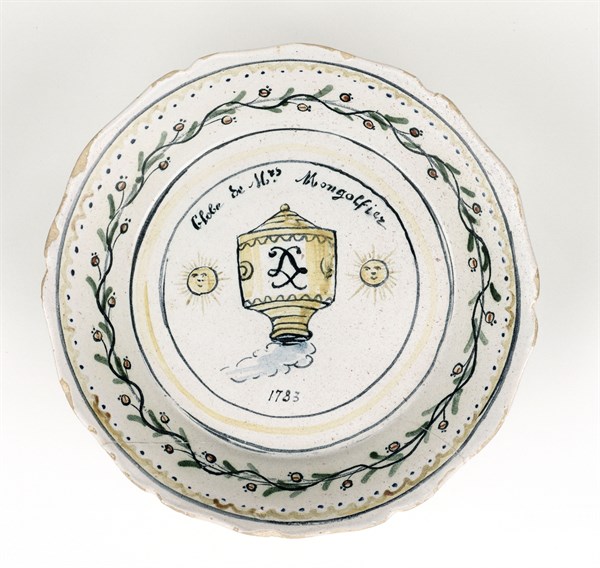 Plate with the Montgolfier brothers' balloon
