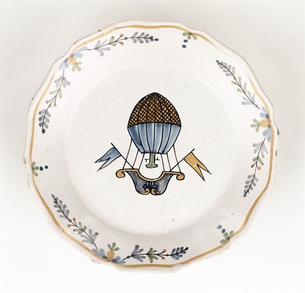 Plate decorated with the flight of Charles and Robert on 1st December 1783