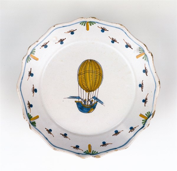 Plate with balloon design