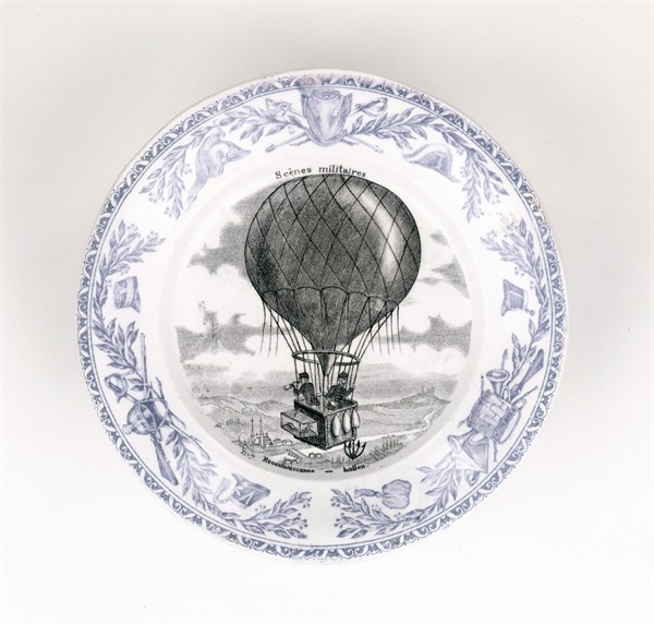 Plate with military reconnaissance balloon scene