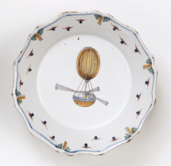 Plate decorated with Blainville engineer's balloon
