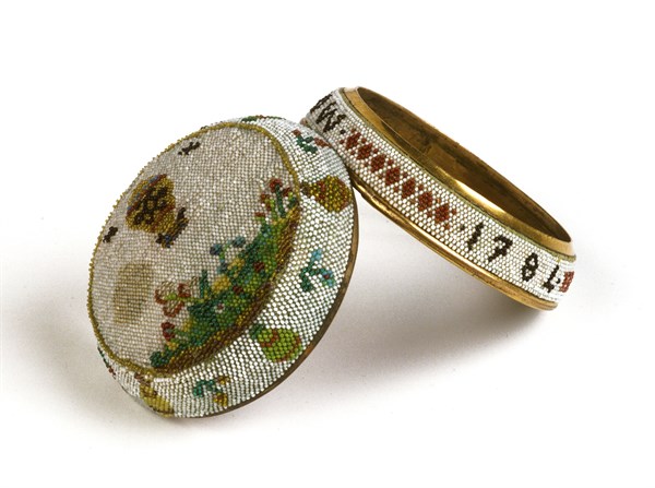 Sablé covered watch case