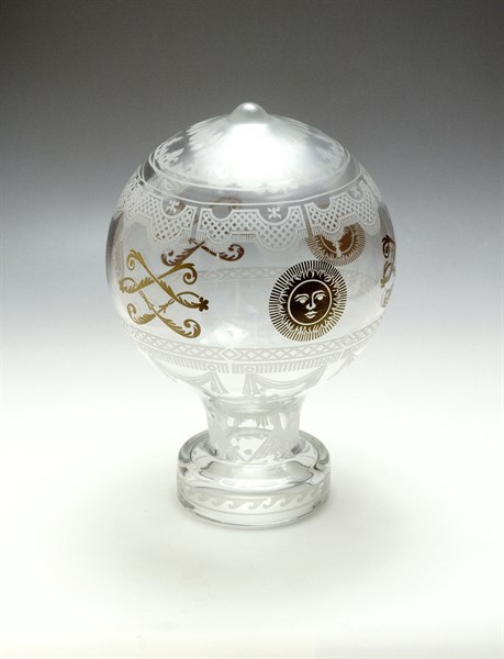 Hot-air balloon with the initials of Louis XVI