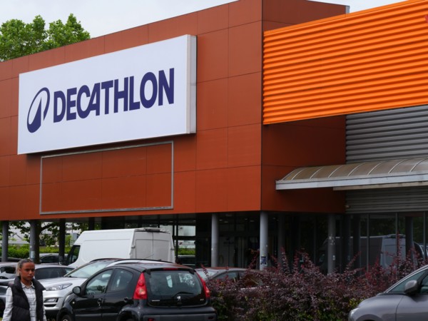 France - Banlieue - Zone commerciale