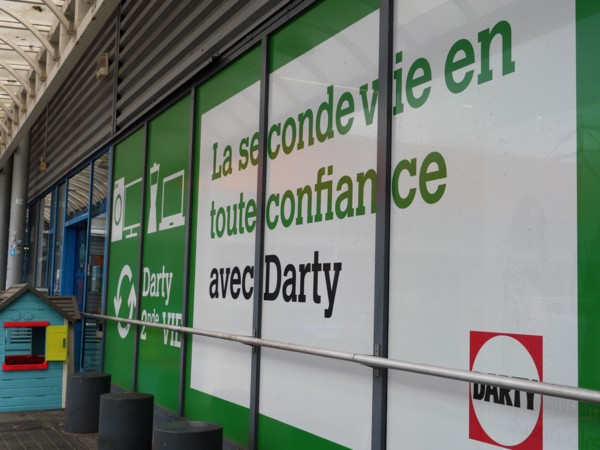 France - Banlieue - Zone commerciale