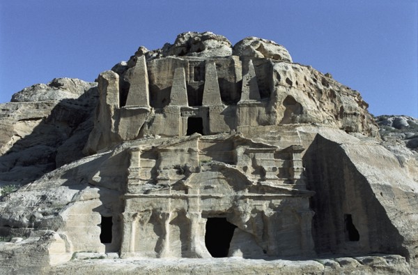 Le Tombeau des Obélisques à Petra en Jordanie