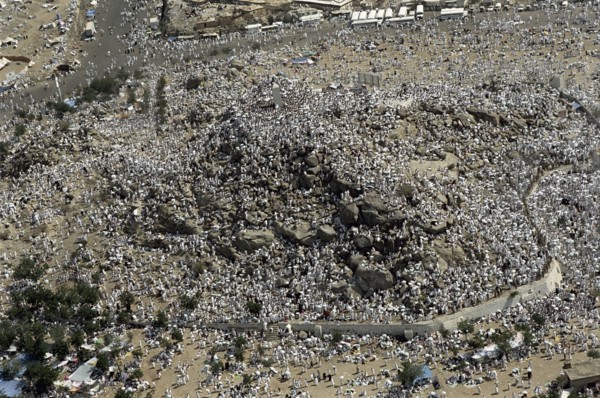 Pilgrims on Mount Arafat, February 2003