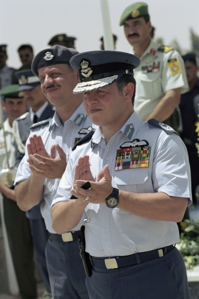 Intégration des officiers en présence du roi Abdallah II de Jordanie, juillet 2004