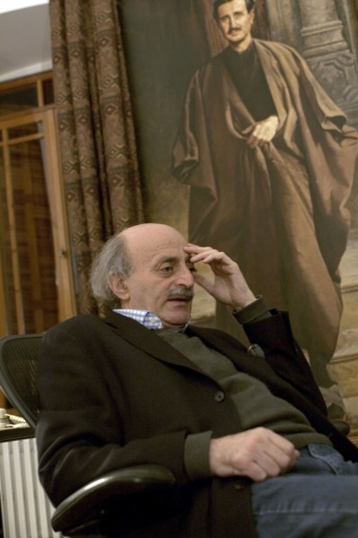 Druze leader Walid Joumblatt goes into hiding
