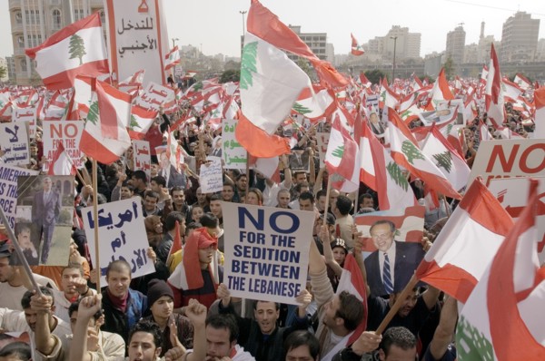 Vast crowd in Beirut backs a role for Syria