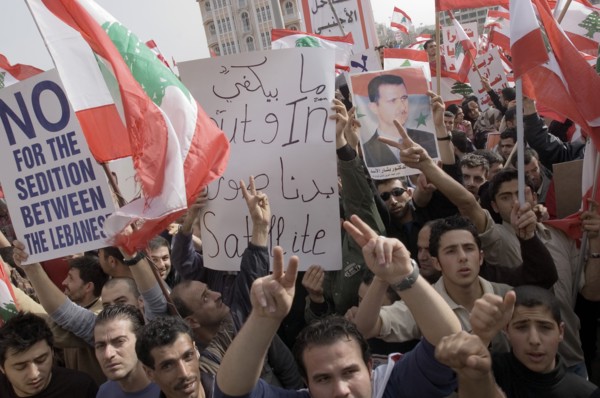 Vast crowd in Beirut backs a role for Syria
