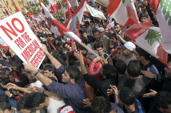 Vast crowd in Beirut backs a role for Syria