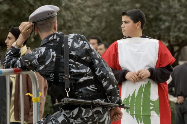 Vast crowd in Beirut backs a role for Syria