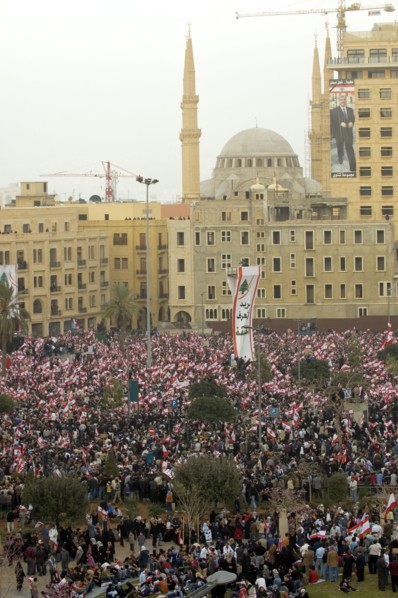Vast crowd in Beirut backs a role for Syria
