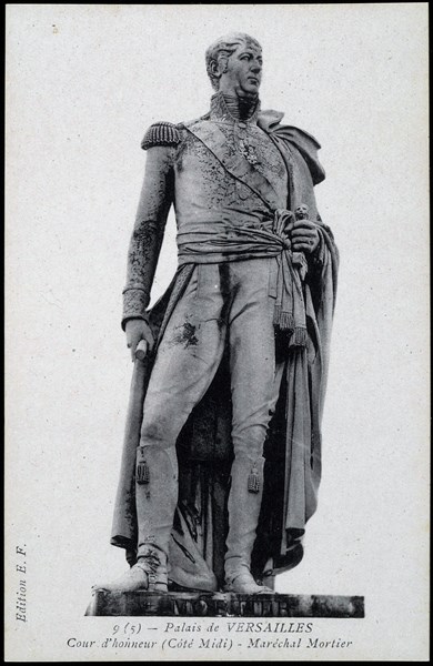 Statue du maréchal Mortier à Versailles.
