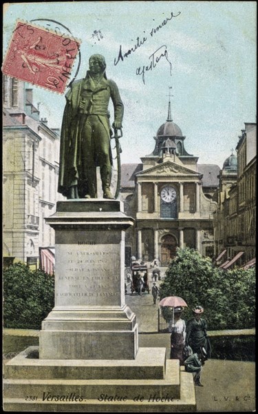 Statue du général Lazare Hoche à Versailles.