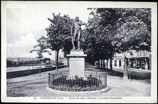 Statue du major Othenin à Compiègne (Oise).