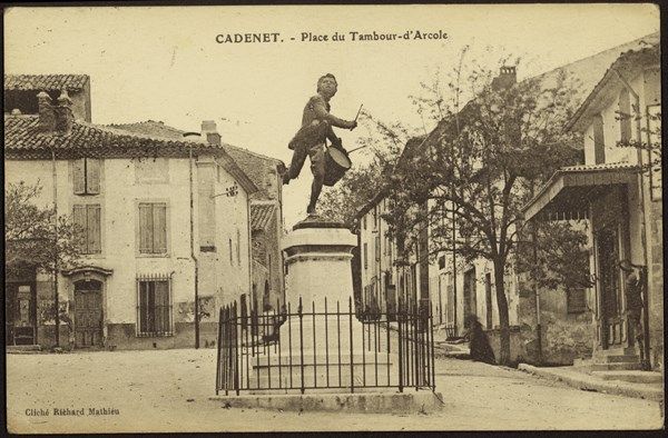 Cadenet: place du Tambour d'Arcole.