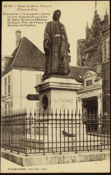 Statue du baron Thénard à Sens.