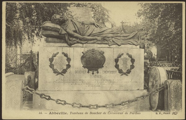 Statue de Jacques Boucher de Crèvecoeur de Perthes à Abbeville.