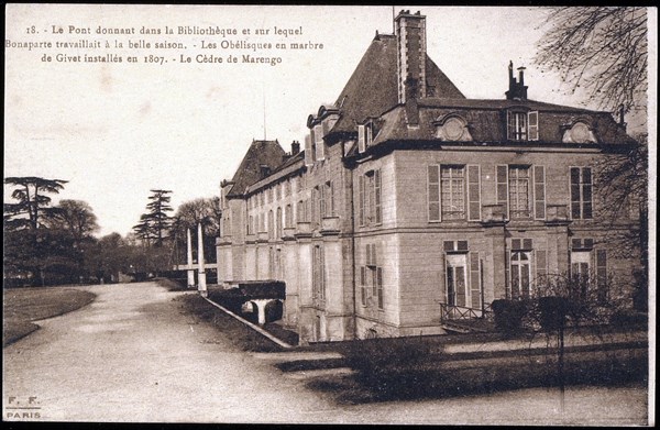 La Malmaison castle: side view.