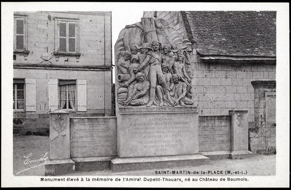 Saint-Martin-de-la-Place (Maine-et-Loire): Monument erected in memory of Admiral Dupetit-Thouars.