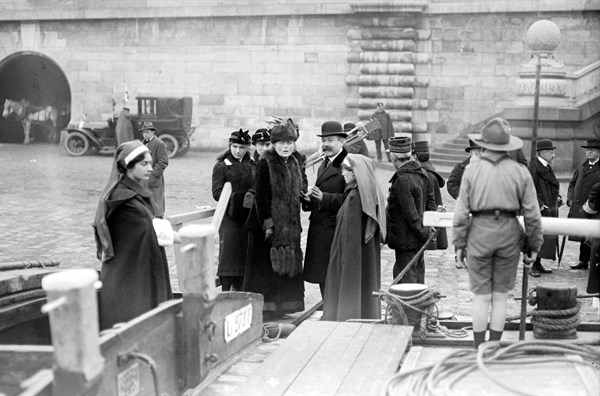 Inauguration of a train of ambulance-boats.  Mrs. Pérouse