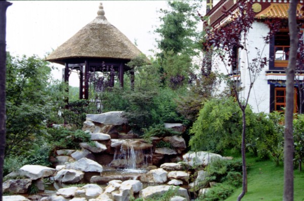 Pavillon dans le jardin
