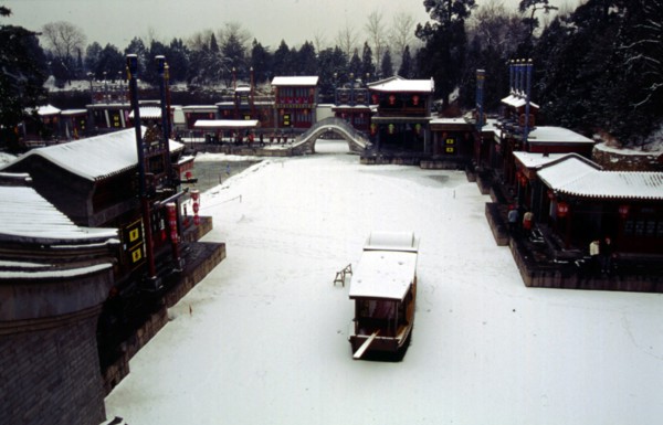 Le Palais d'Eté sous la neige, la rue Suzhou